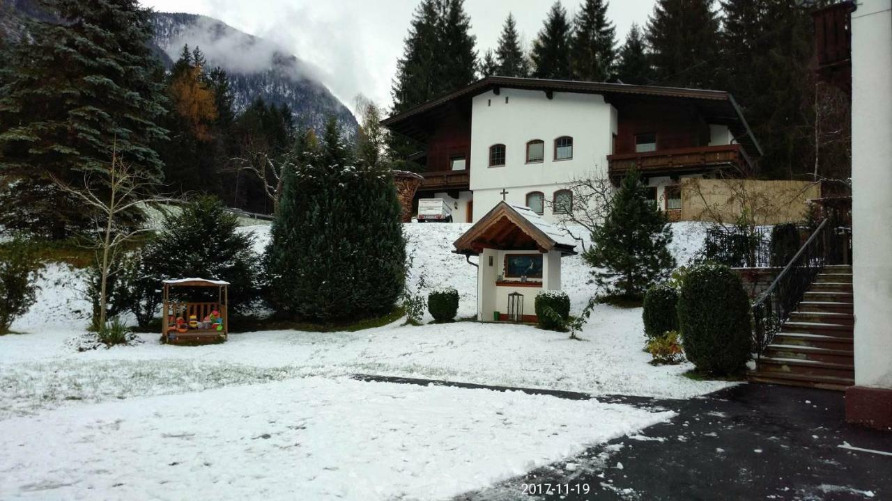 Hotel Haus Fiegl Oetz Exterior foto